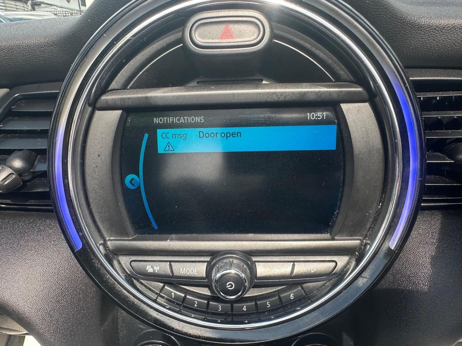 Used MINI Convertible 2019 for sale - 76107373: Photo 32