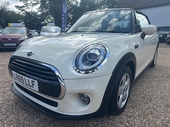 Used MINI Convertible 2019 for sale - 76107373: Photo