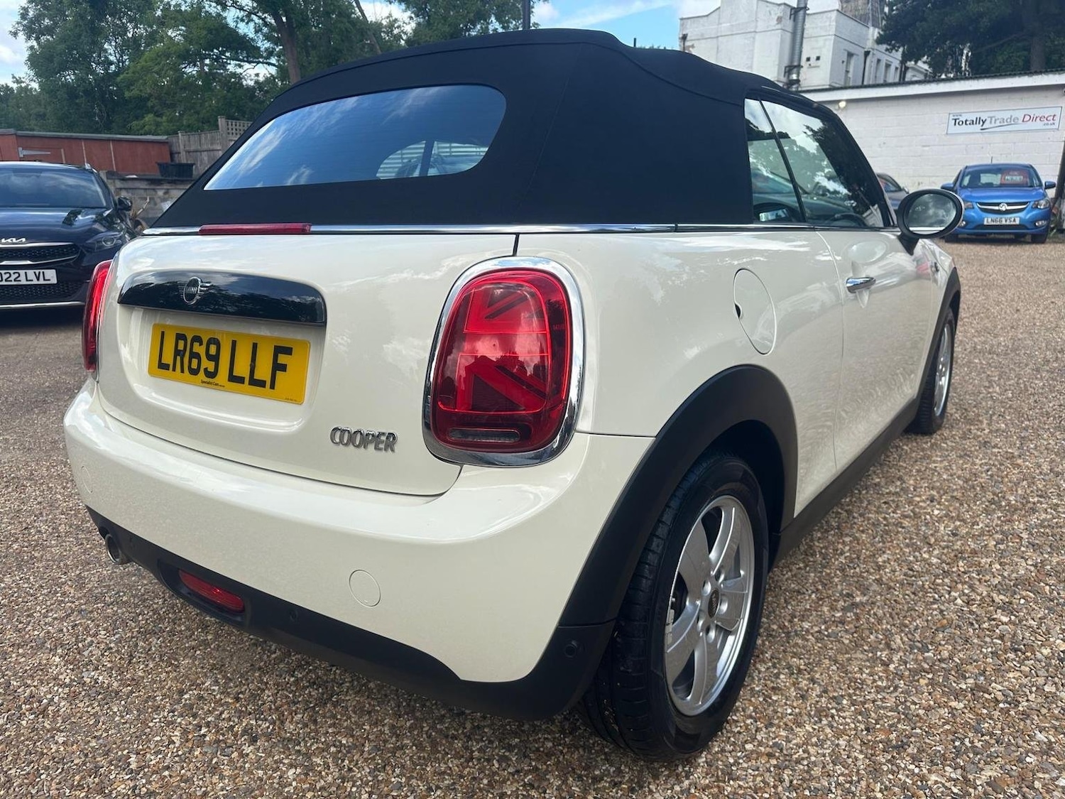 Used MINI Convertible 2019 for sale - 76107373: Photo 4