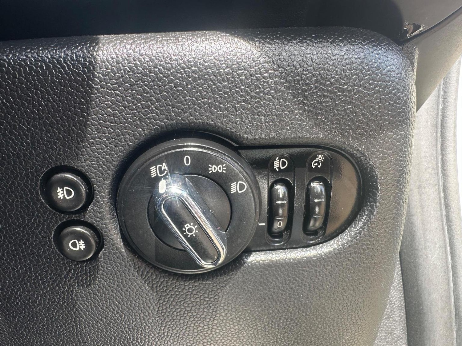 Used MINI Convertible 2019 for sale - 76107373: Photo 40