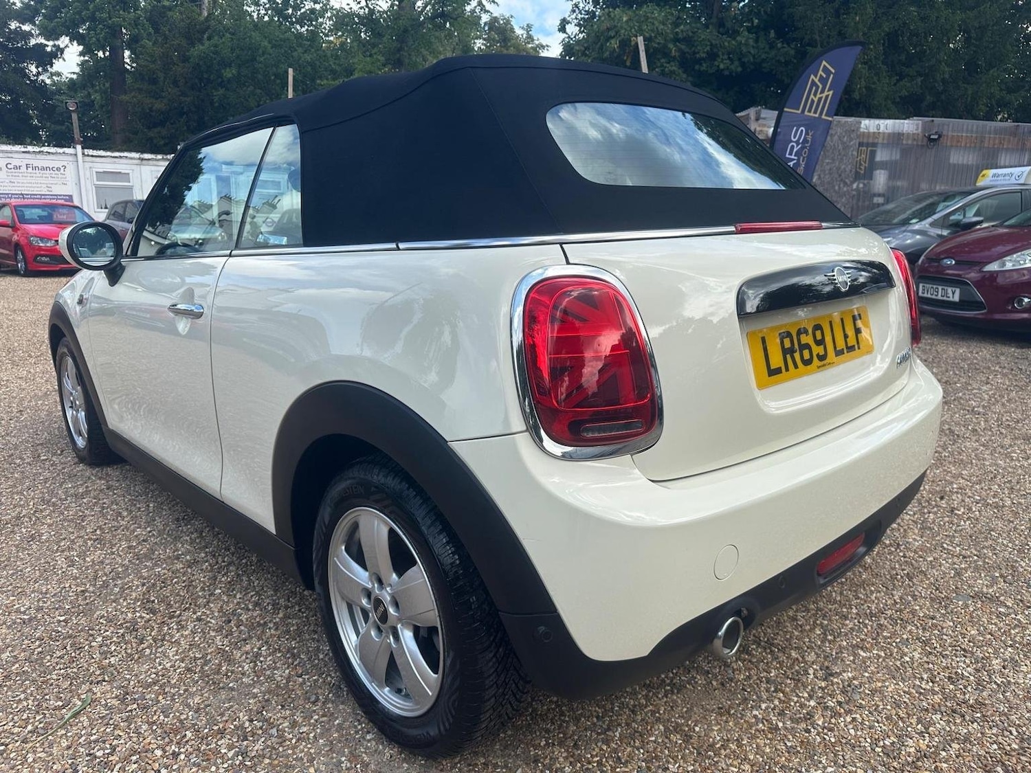 Used MINI Convertible 2019 for sale - 76107373: Photo 6