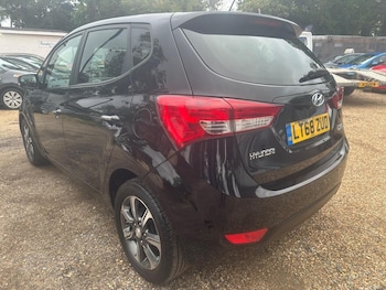 Used Hyundai Ix20 2018 for sale - 76107428: Photo