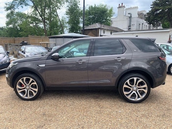 Used Land Rover Discovery Sport 2016 for sale - 76358161: Photo