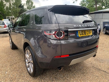 Used Land Rover Discovery Sport 2016 for sale - 76358161: Photo