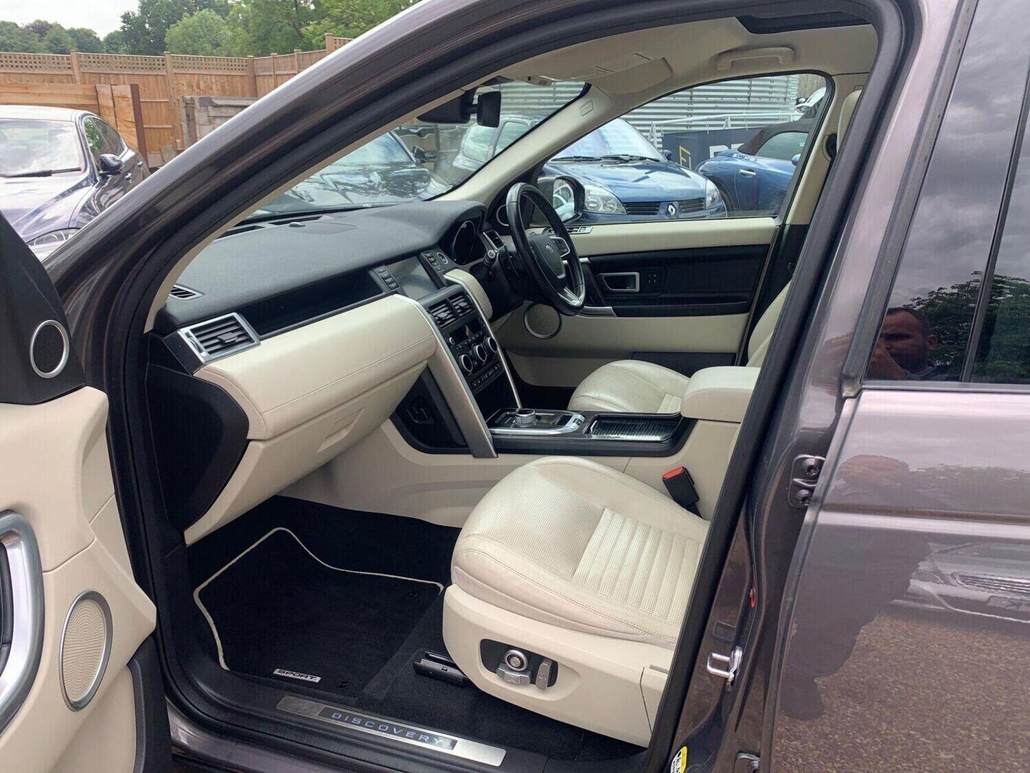 Used Land Rover Discovery Sport 2016 for sale - 76358161: Photo 9