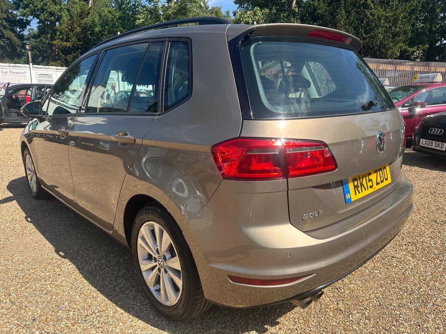 Used Volkswagen Golf SV 2015 for sale - 76107309: Photo 4