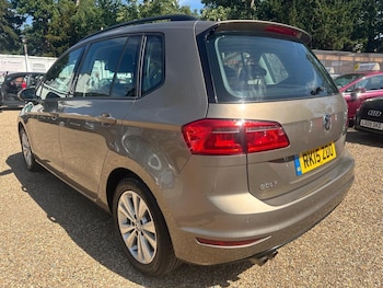Used Volkswagen Golf SV 2015 for sale - 76107309: Photo