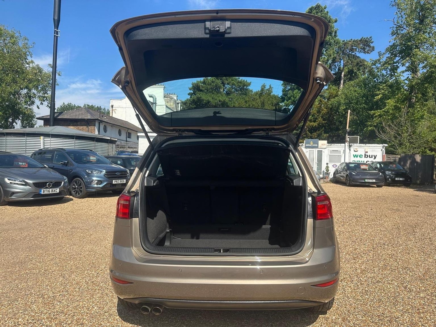 Used Volkswagen Golf SV 2015 for sale - 76107309: Photo 9