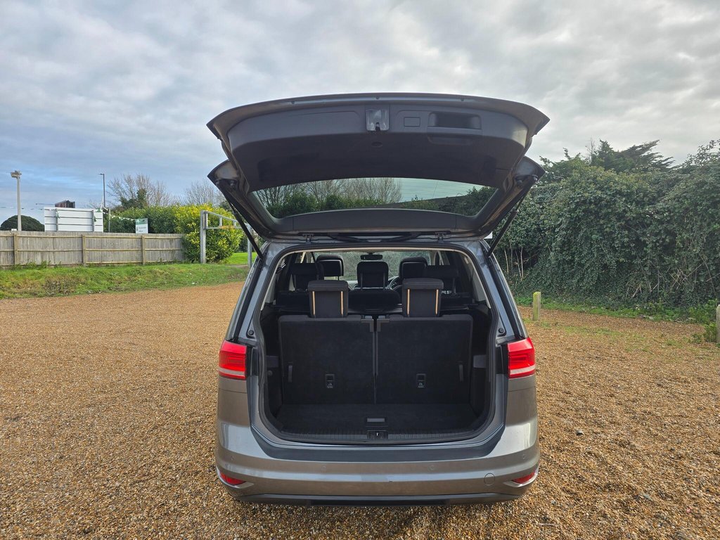 Used Volkswagen Touran 2018 for sale - 77719581: Photo 12