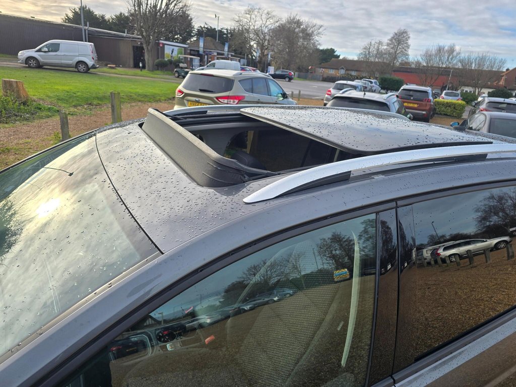 Used Volkswagen Touran 2018 for sale - 77719581: Photo 15