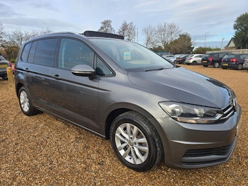 Used Volkswagen Touran 2018 for sale - 77719581: Photo