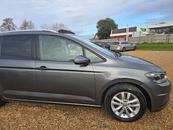 Used Volkswagen Touran 2018 for sale - 77719581: Photo