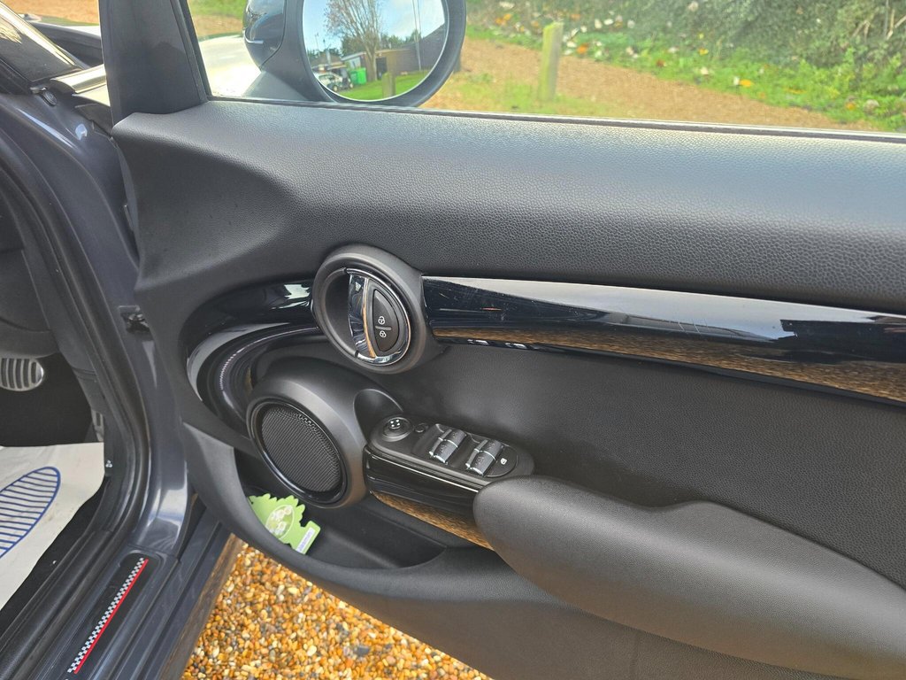 Used MINI Hatch 2018 for sale - 77719526: Photo 24