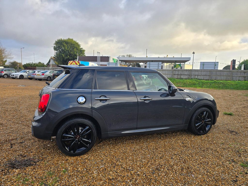 Used MINI Hatch 2018 for sale - 77719526: Photo 5