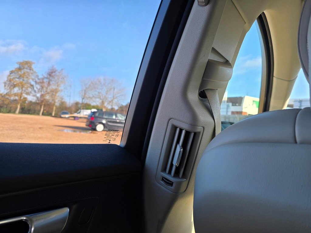 Used Volvo XC60 2018 for sale - 77719461: Photo 32