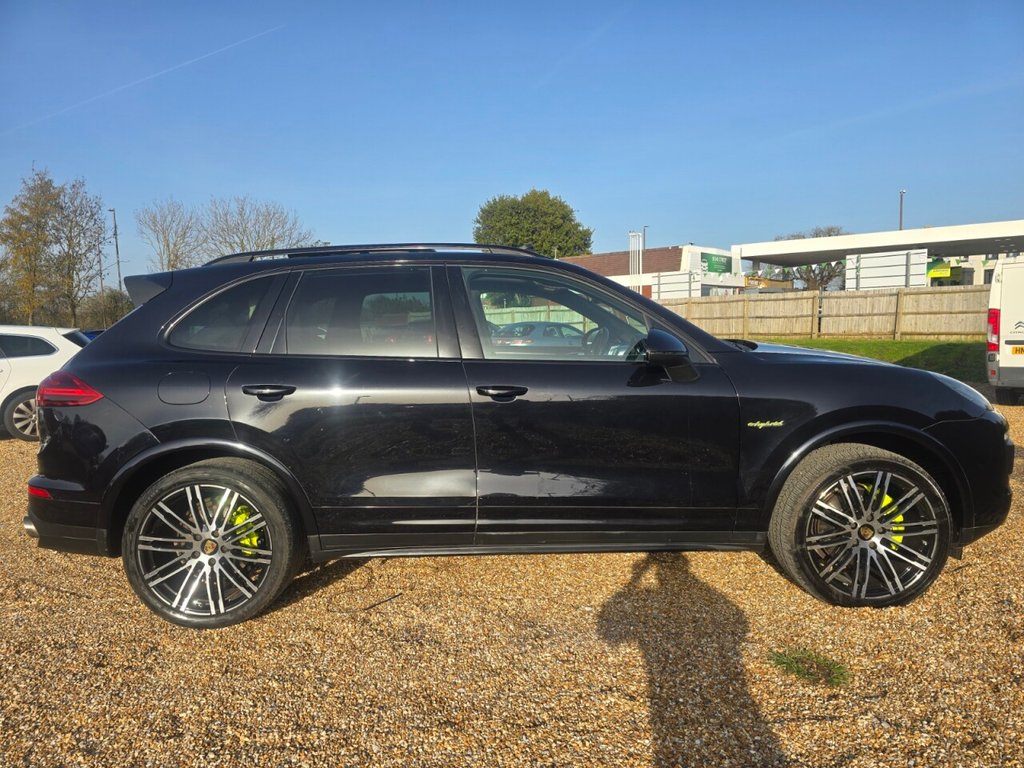 Used Porsche Cayenne 2017 for sale - 77719802: Photo 4