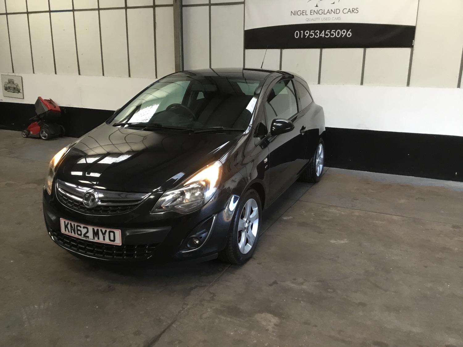 Used Vauxhall Corsa 2012 for sale - 76687464: Photo 2