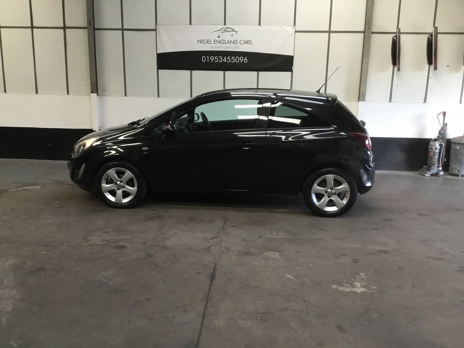 Used Vauxhall Corsa 2012 for sale - 76687464: Photo 4