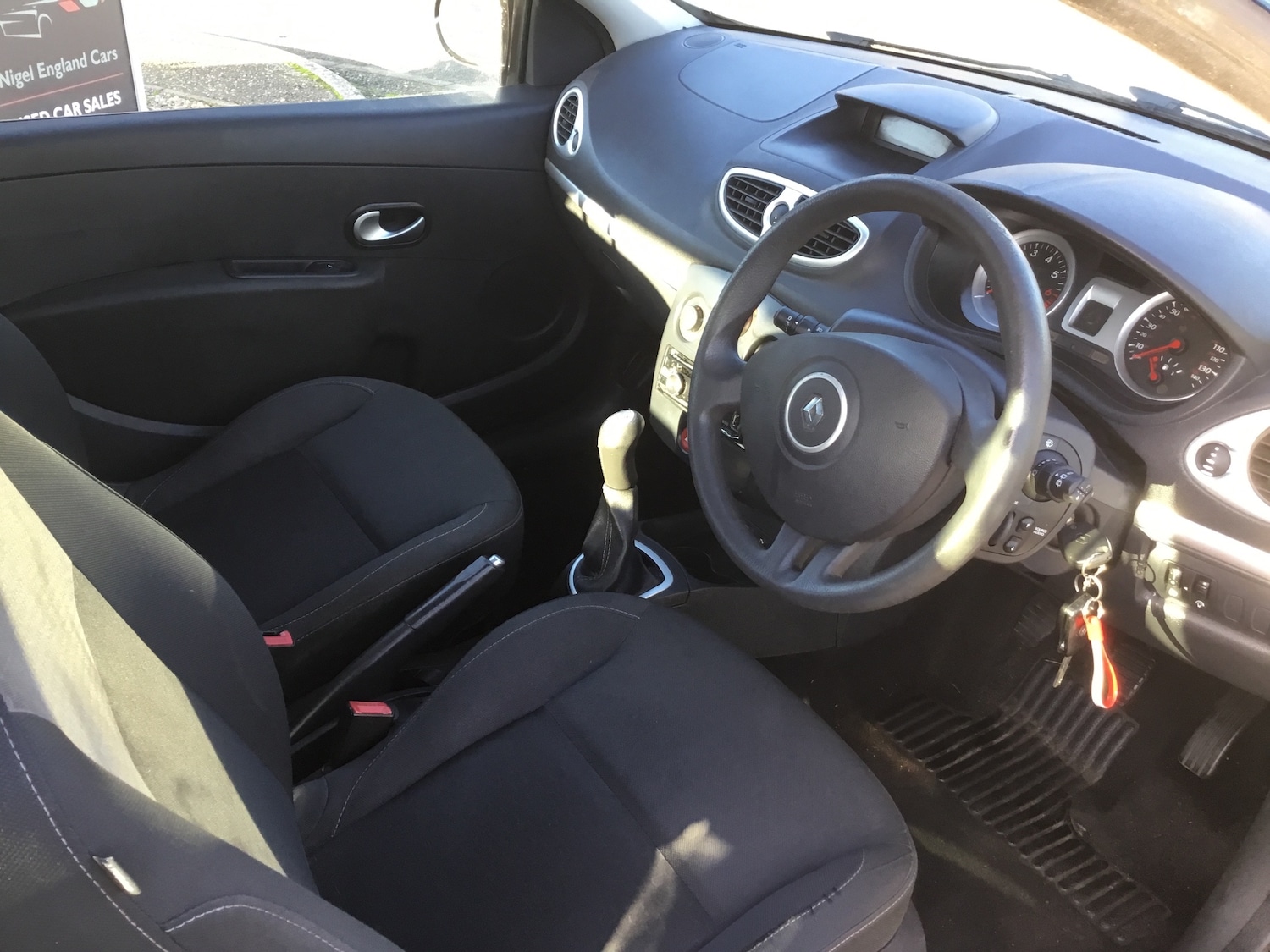 Used Renault Clio 2010 for sale - 77289292: Photo 6