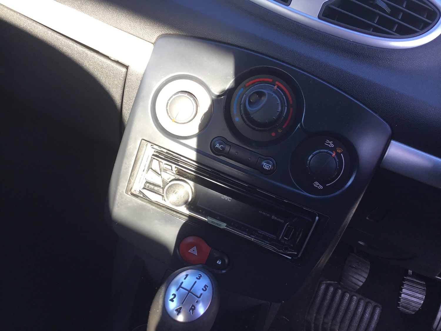 Used Renault Clio 2010 for sale - 77289292: Photo 8