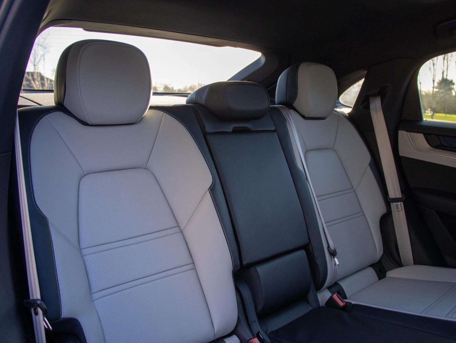 Used Porsche Cayenne 2023 for sale - 77000233: Photo 32