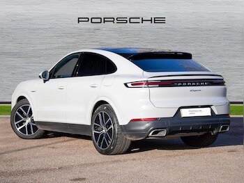 Used Porsche Cayenne 2023 for sale - 77000233: Photo