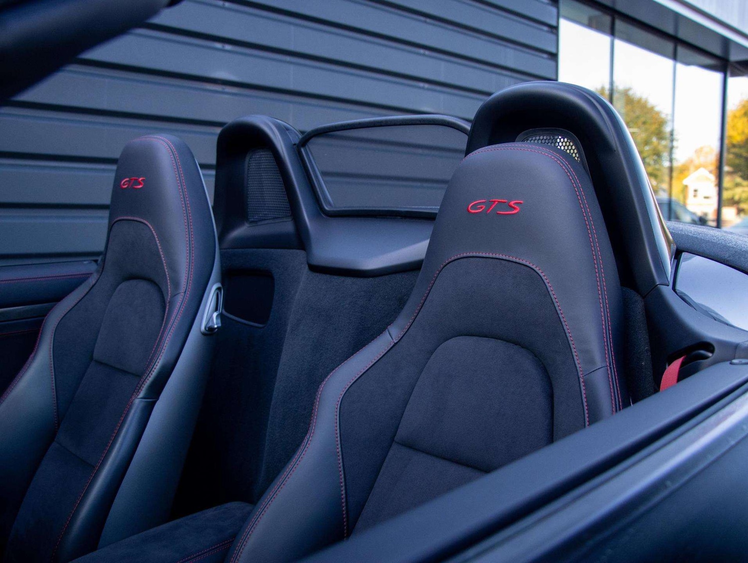 Used Porsche Boxster 2024 for sale - 76435796: Photo 24