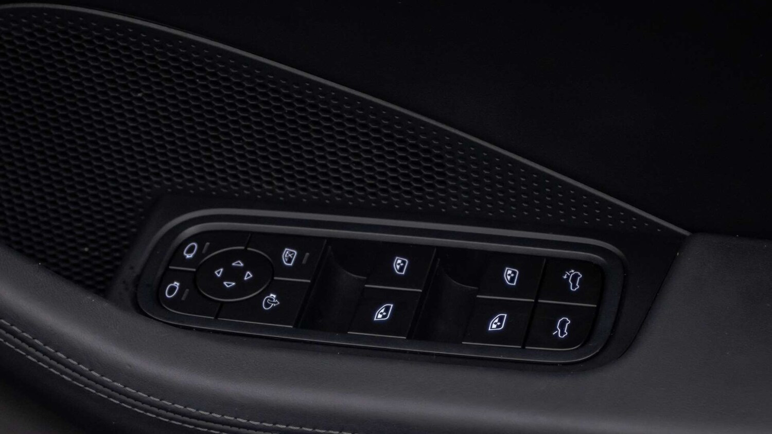 Used Porsche Macan 2025 for sale - 77756509: Photo 26