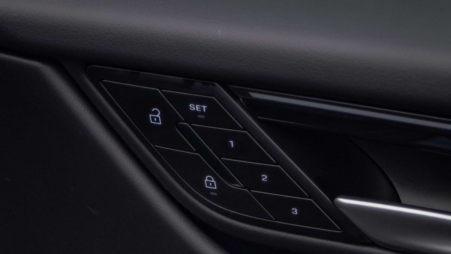 Used Porsche Macan 2025 for sale - 77756509: Photo 29