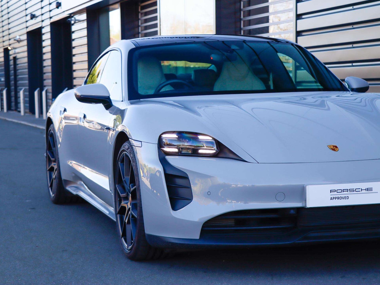 Used Porsche Taycan 2023 for sale - 78173845: Photo 10