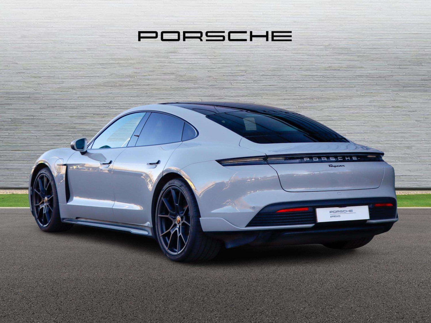 Used Porsche Taycan 2023 for sale - 78173845: Photo 2