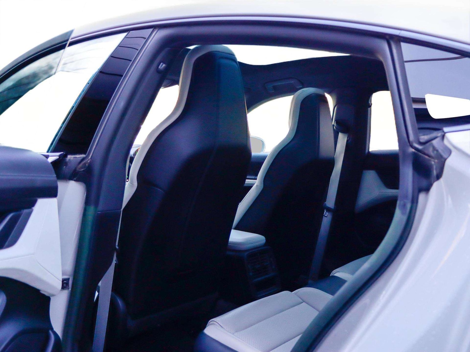 Used Porsche Taycan 2023 for sale - 78173845: Photo 26