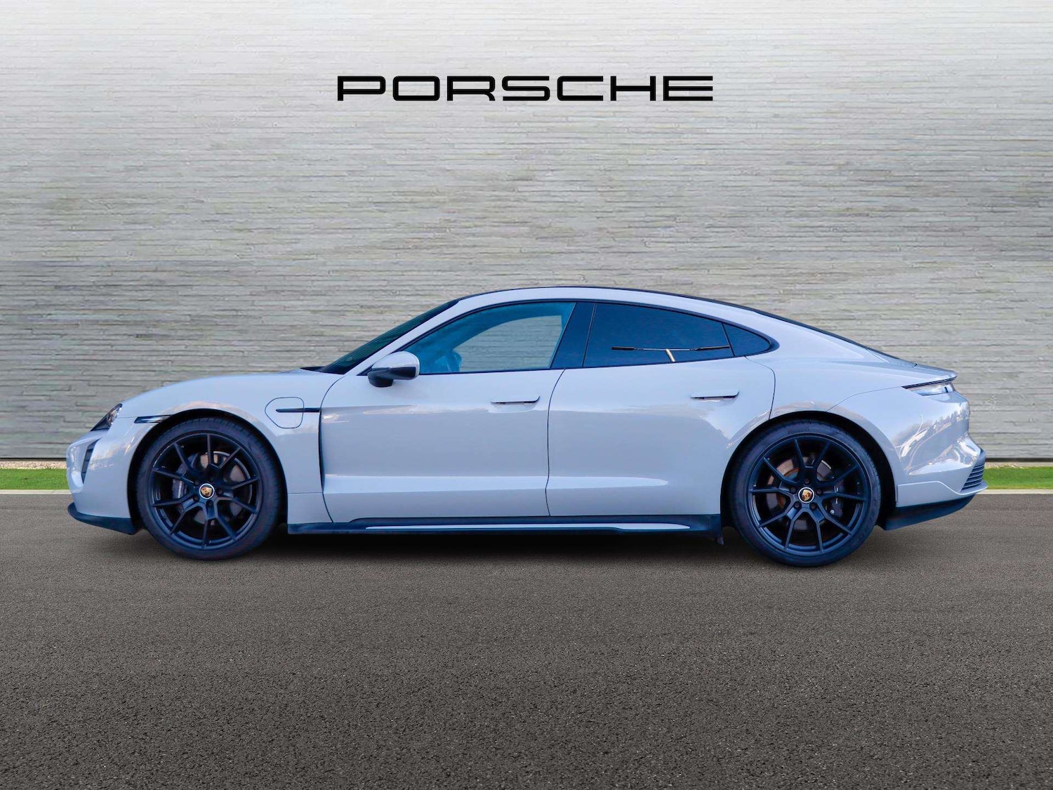 Used Porsche Taycan 2023 for sale - 78173845: Photo 5