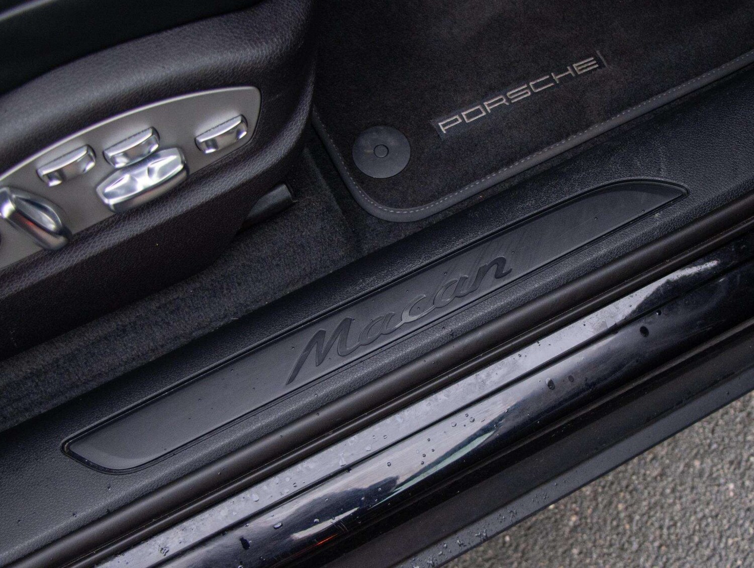 Used Porsche Macan 2023 for sale - 77628093: Photo 16