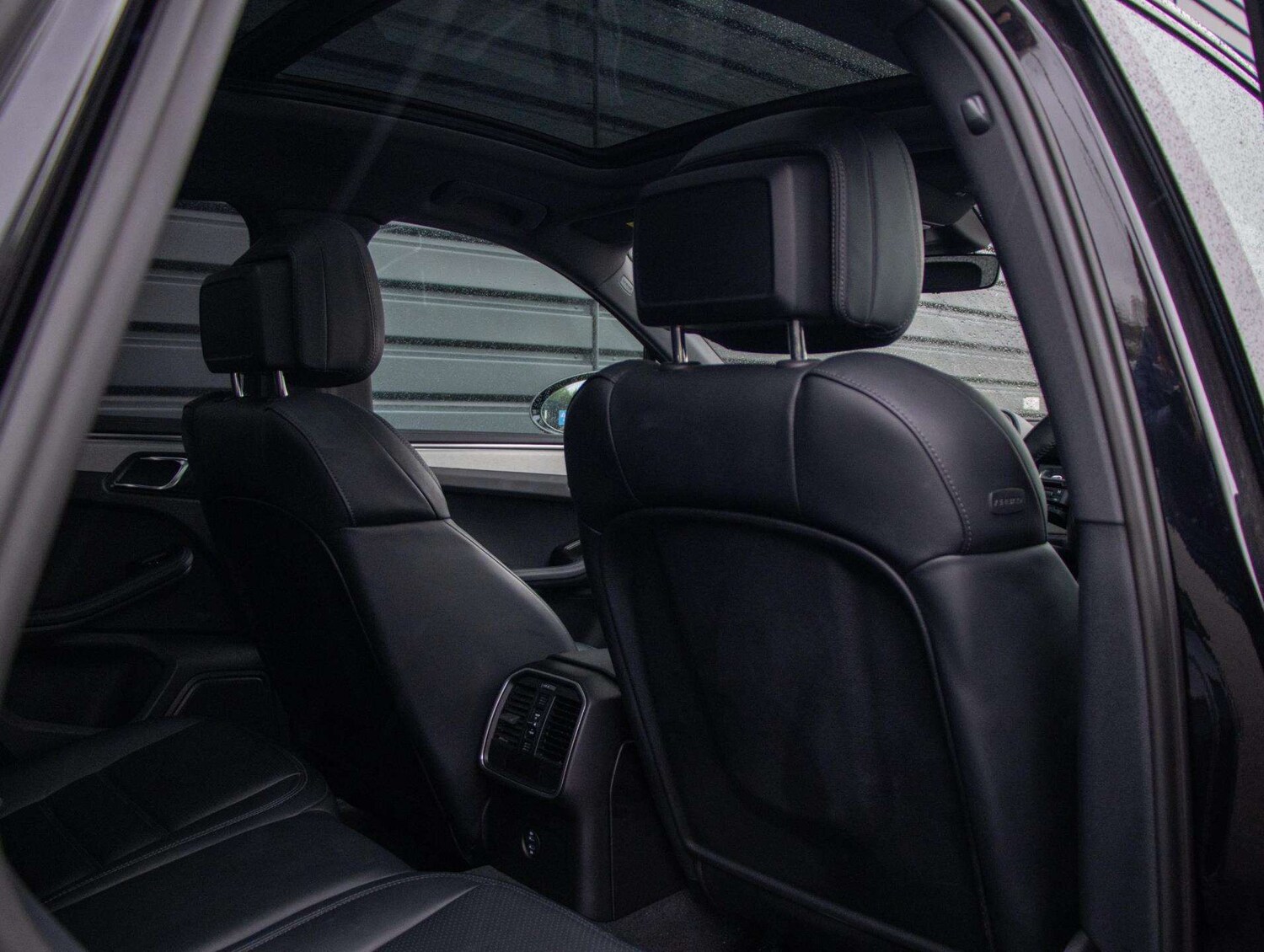 Used Porsche Macan 2023 for sale - 77628093: Photo 24