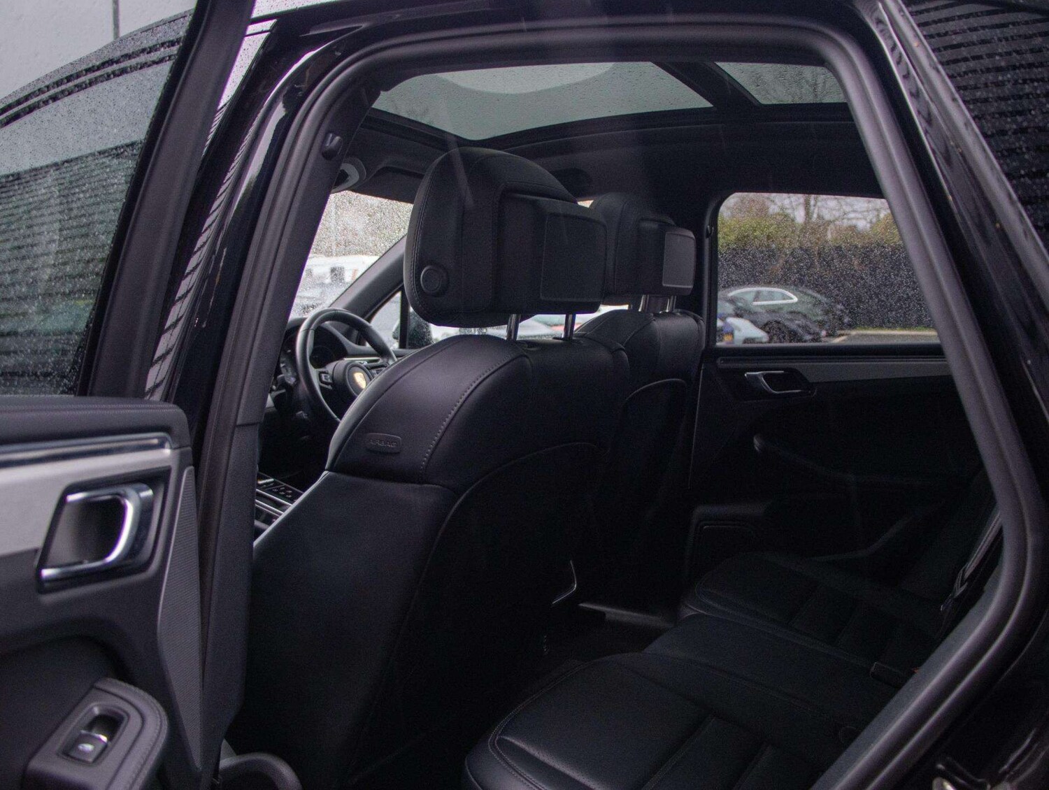 Used Porsche Macan 2023 for sale - 77628093: Photo 32