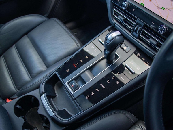 Used Porsche Macan 2023 for sale - 76286243: Photo 11