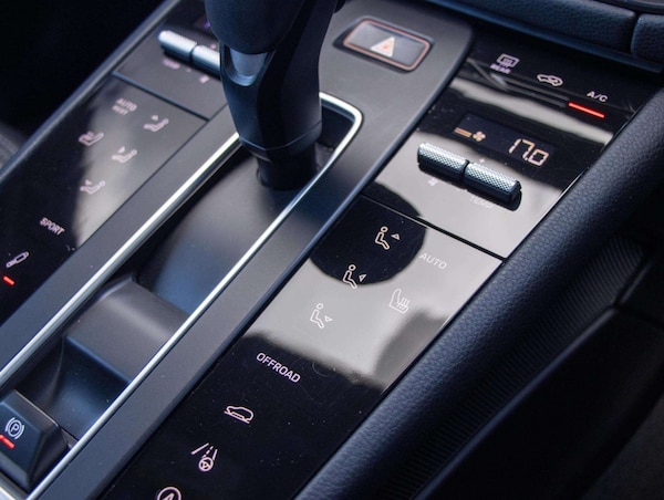 Used Porsche Macan 2023 for sale - 76286243: Photo 12