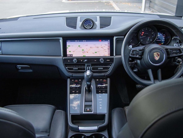 Used Porsche Macan 2023 for sale - 76286243: Photo 27