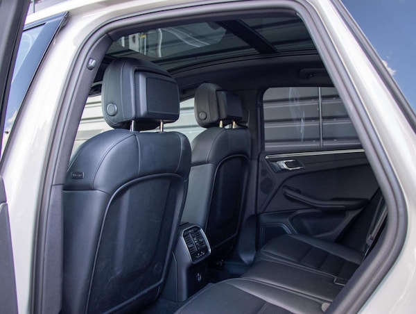 Used Porsche Macan 2023 for sale - 76286243: Photo 30