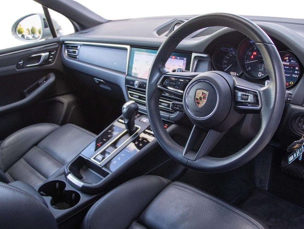 Used Porsche Macan 2023 for sale - 76286243: Photo 5