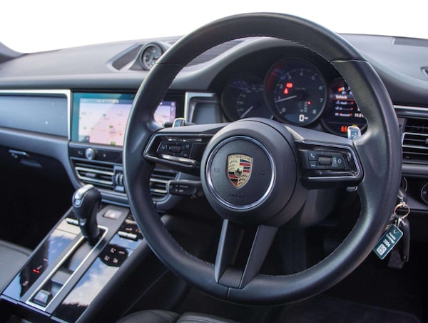 Used Porsche Macan 2023 for sale - 76286243: Photo 9