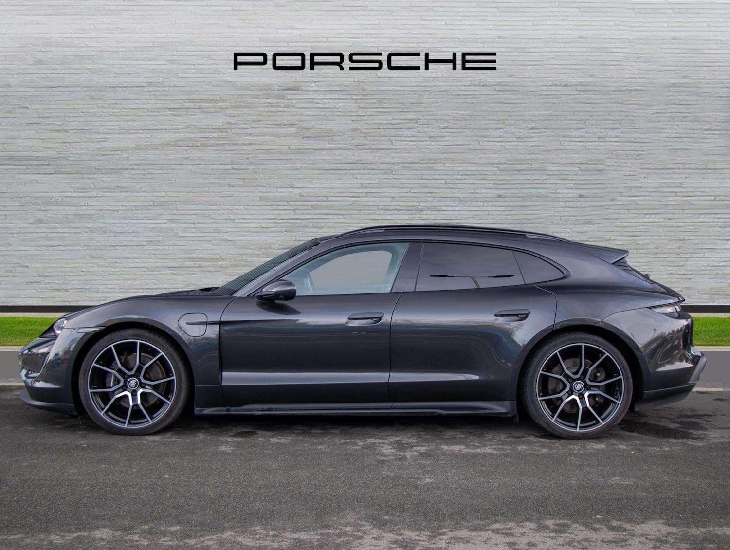 Used Porsche Taycan 2022 for sale - 77429123: Photo 2