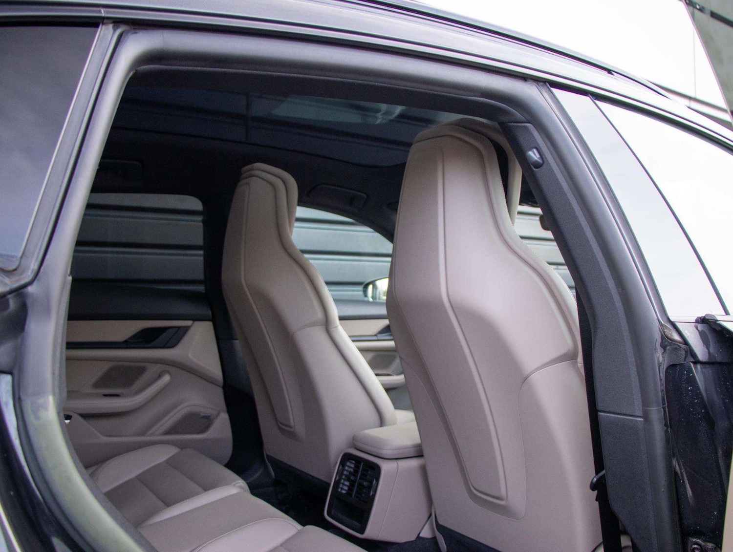 Used Porsche Taycan 2022 for sale - 77429123: Photo 24