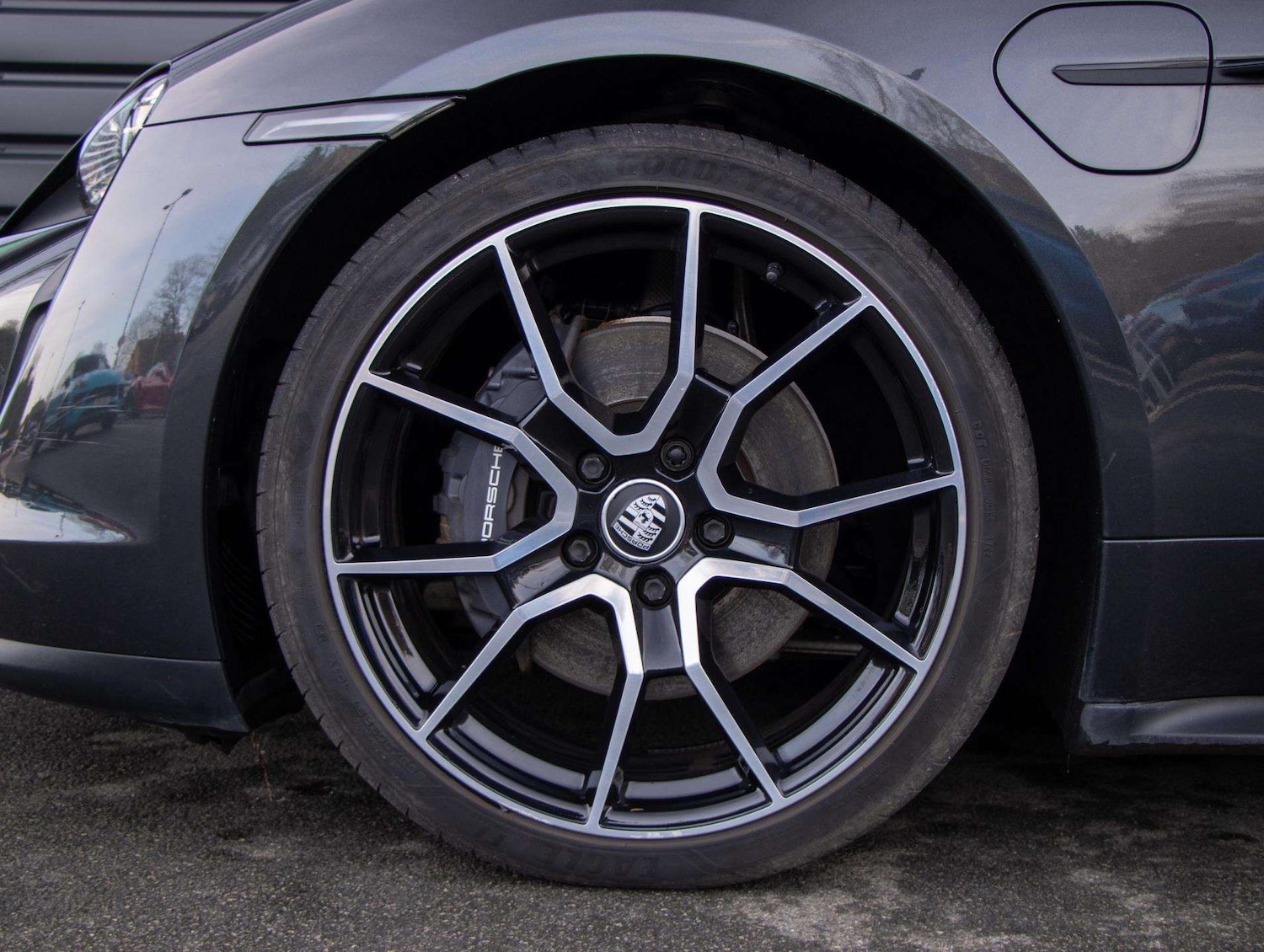 Used Porsche Taycan 2022 for sale - 77429123: Photo 4