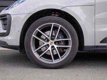 Used Porsche Macan 2023 for sale - 75353949: Photo