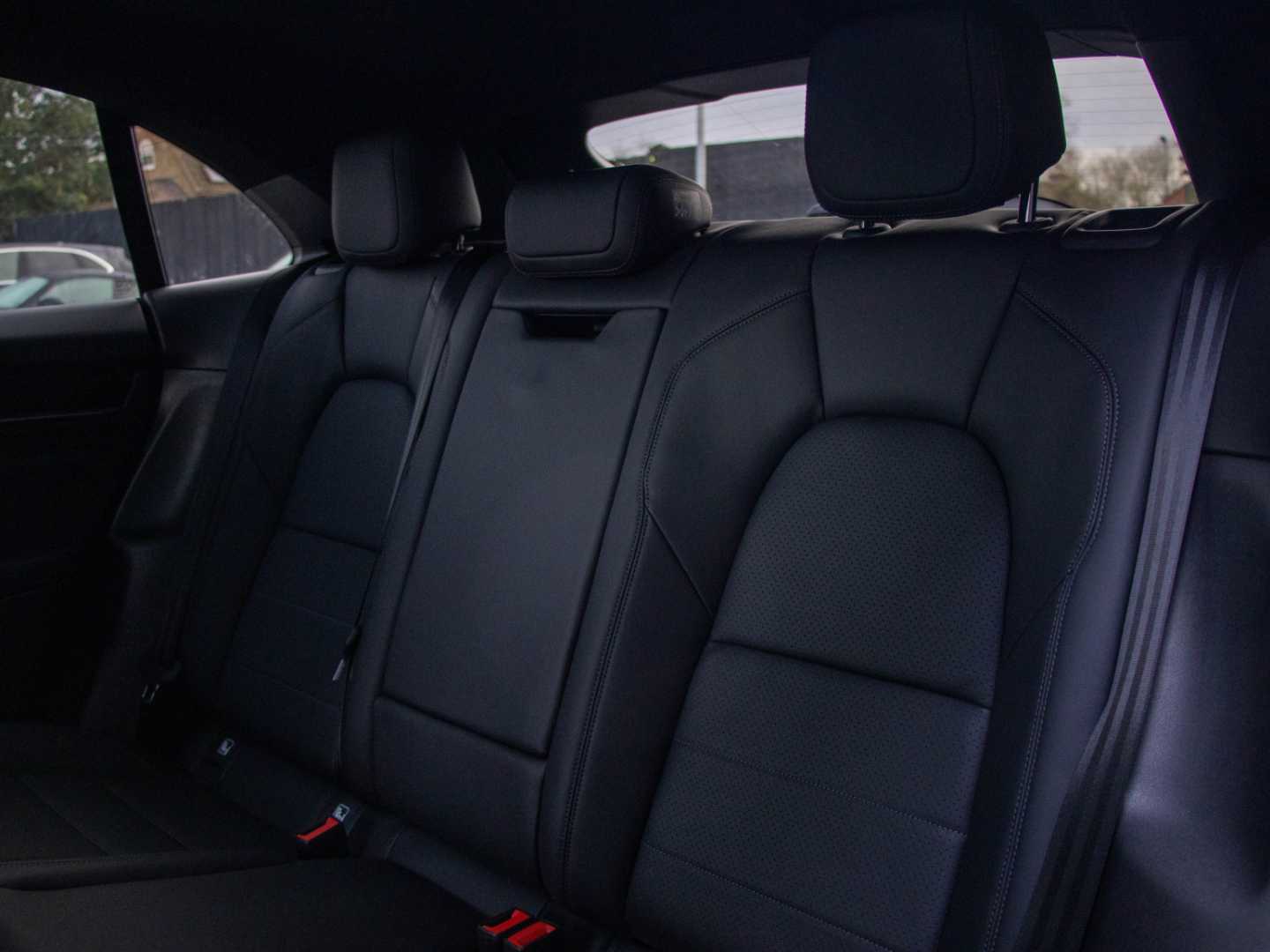 Used Porsche Macan 2024 for sale - 77018836: Photo 32