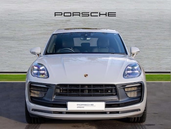 Used Porsche Macan 2023 for sale - 77000133: Photo