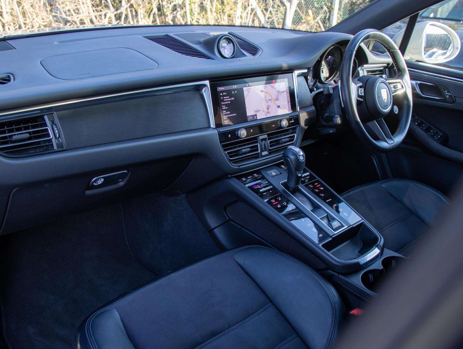 Used Porsche Macan 2023 for sale - 77000133: Photo 8