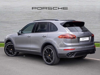 Used Porsche Cayenne 2017 for sale - 75592280: Photo